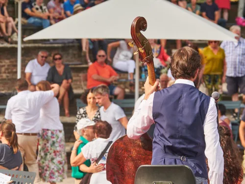 Tanztee im Gartentheater