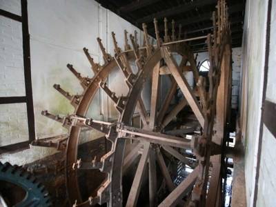 Wasserrad in Sanierung