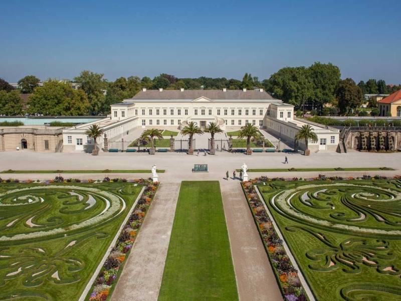 Parterre mit Schloss