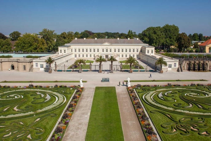 Parterre mit Schloss