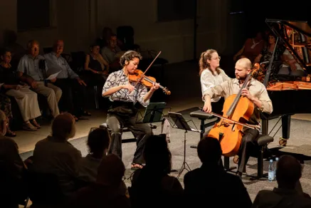 Das Avin Trio spielt beim Sommerfestival 2026 in der Orangerie Herrenhausen