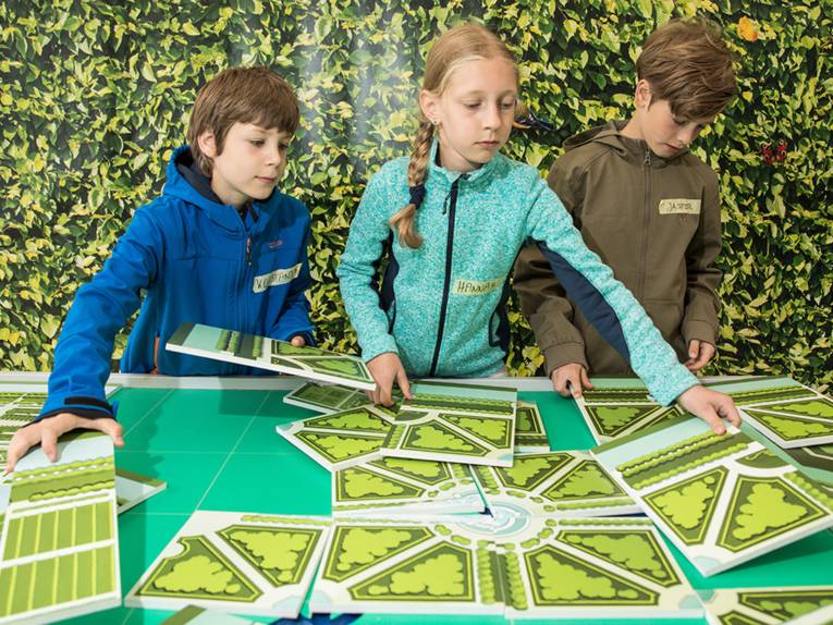 Mit dem Puzzle wird die Geometrie des Barockgartens erforscht