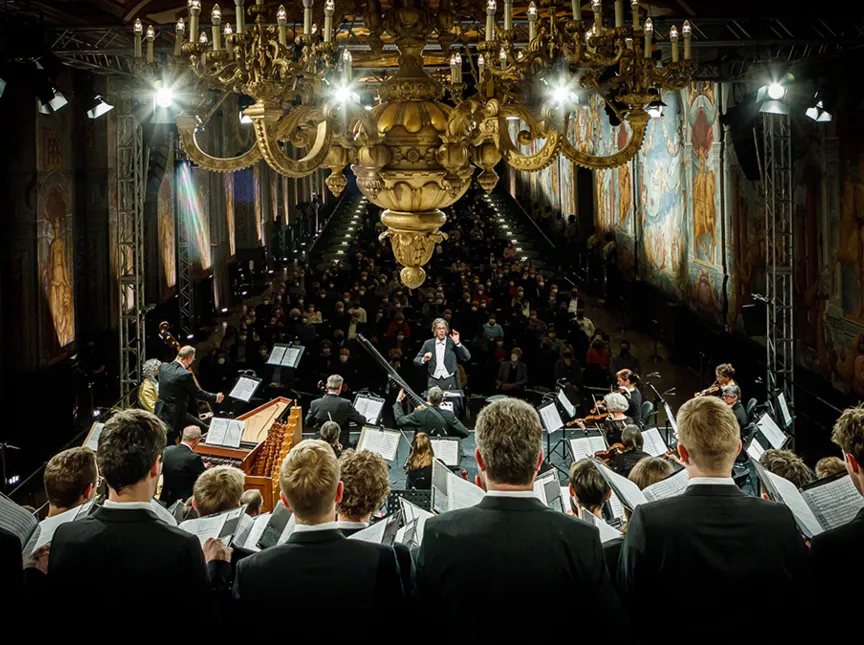Knabenchor in Galerie